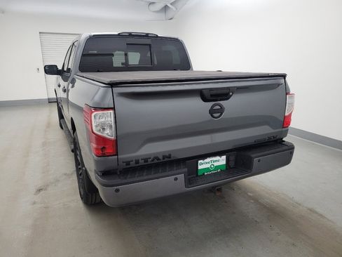 Used 2018 Nissan Titan SV w/ SV Convenience Package image 6