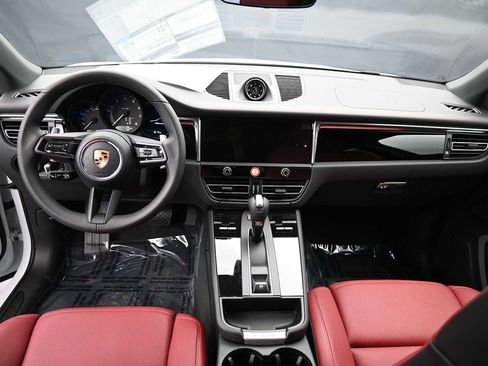 New 2026 Porsche Macan AWD/4WD image 6