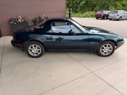 Used 1994 MAZDA MX-5 Miata RWD image 8