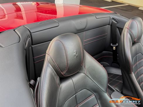 Used 2016 Ferrari California T image 33