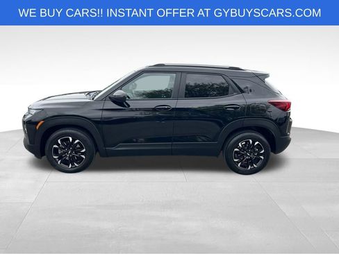 Used 2022 Chevrolet TrailBlazer LT w/ Convenience Package FWD image 3