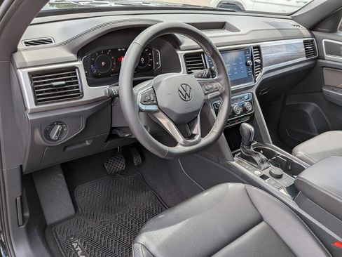 Used 2023 Volkswagen Atlas Cross Sport SE w/ Black Wheel Package AWD/4WD image 17