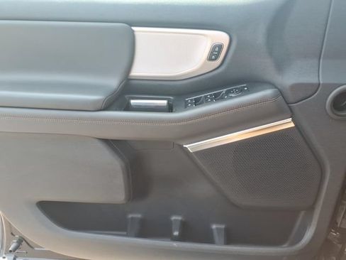 Used 2025 Ford Expedition Active AWD/4WD image 16