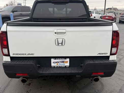Certified 2021 Honda Ridgeline Black Edition image 8