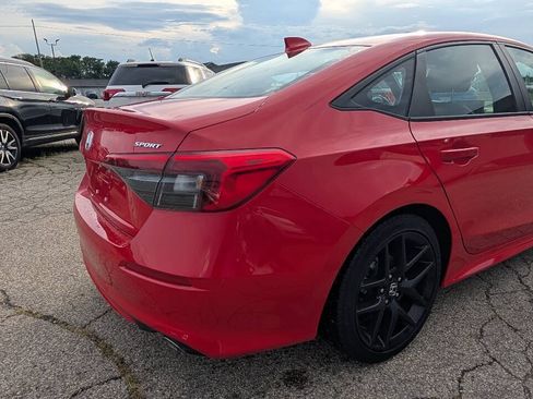 Used 2023 Honda Civic Sport image 11