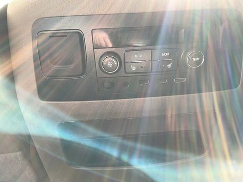 Used 2020 GMC Yukon XL SLT w/ Open Road Package image 15