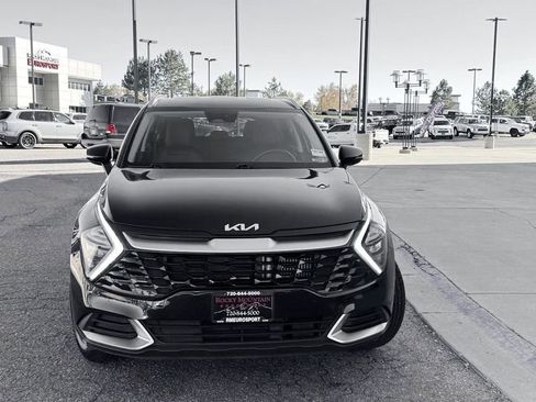 Used 2023 Kia Sportage EX image 3