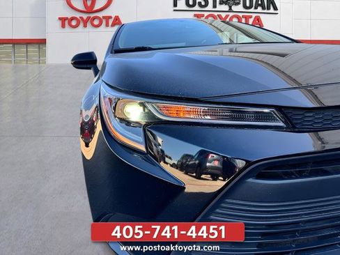 Used 2024 Toyota Corolla LE FWD image 33