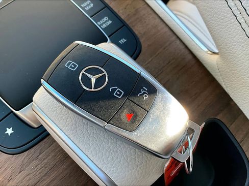 Used 2024 Mercedes-Benz GLE 450 4MATIC image 28