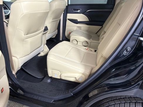 Used 2016 Toyota Highlander Limited image 23