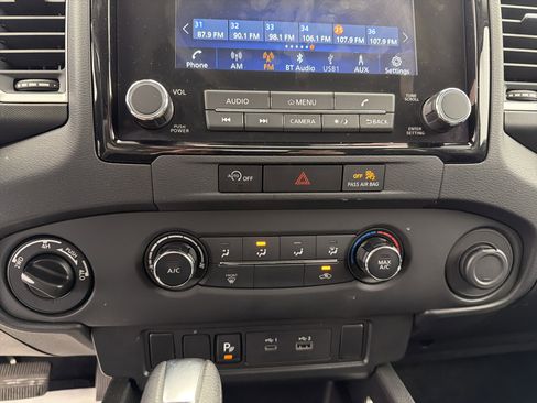 Used 2024 Nissan Frontier SV w/ Technology Package image 10