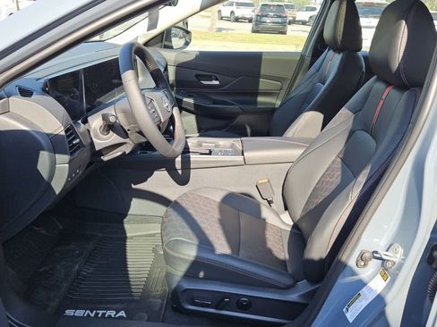 New 2026 Nissan Sentra SR FWD image 3