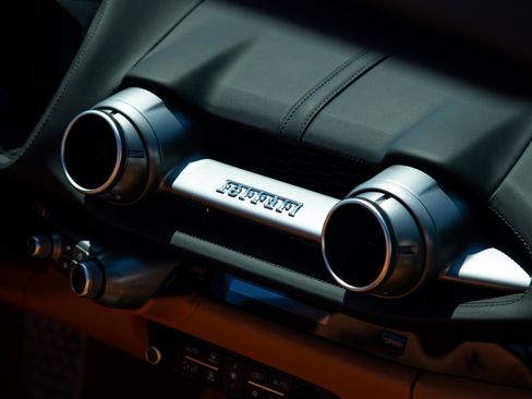 Certified 2022 Ferrari 812 GTS image 18