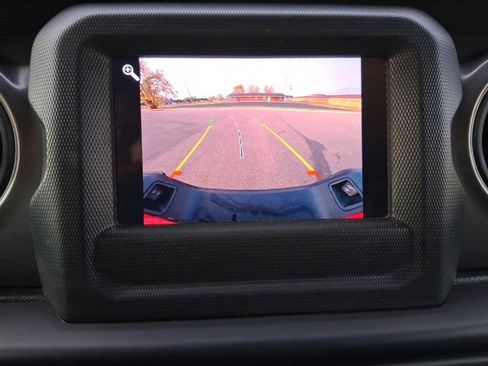 Used 2023 Jeep Gladiator Sport image 29