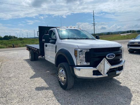 Used 2019 Ford F550 2WD Regular Cab Super Duty image 3
