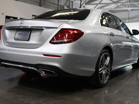 Used 2018 Mercedes-Benz E 300 image 12