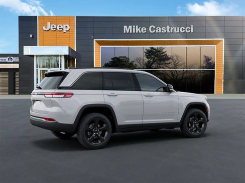 New 2026 Jeep Grand Cherokee Limited w/ Limited Altitude Package AWD/4WD image 5