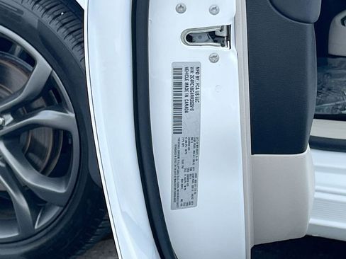 Certified 2024 Chrysler Pacifica Touring-L w/ Road Tripper Package FWD image 31