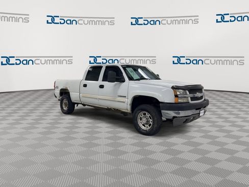 Used 2003 Chevrolet Silverado 2500 LS AWD/4WD image 2
