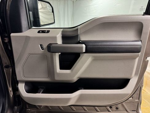 Used 2019 Ford F150 XLT w/ Equipment Group 302A Luxury AWD/4WD image 16