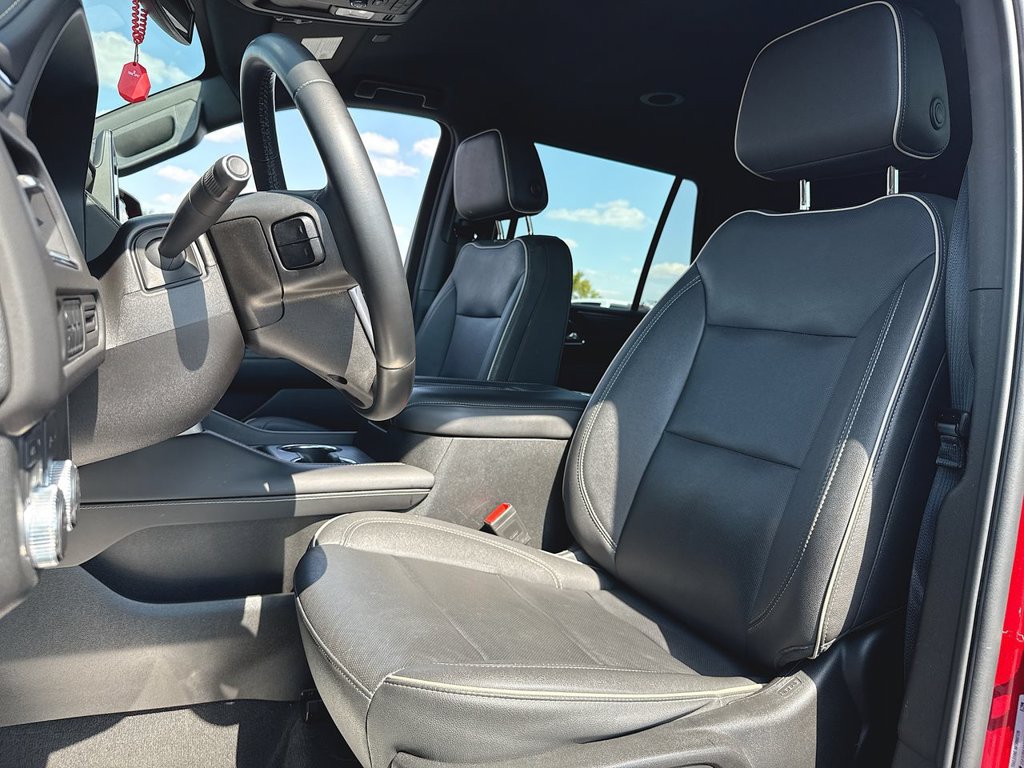 Used 2023 GMC Yukon SLT AWD/4WD image 11