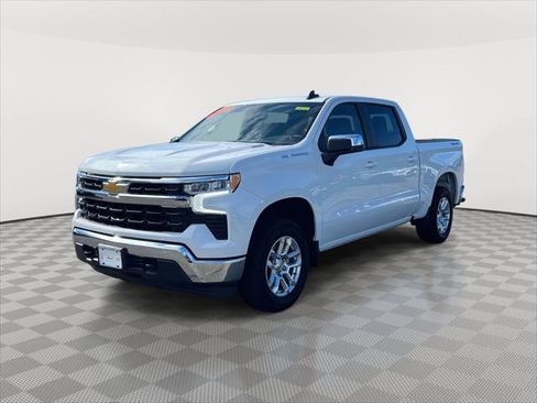 Used 2025 Chevrolet Silverado 1500 LT image 3