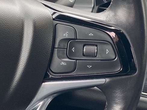 Used 2024 Buick Enclave Premium image 9