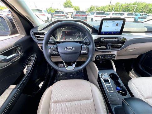 Used 2022 Ford Escape SEL AWD/4WD image 16