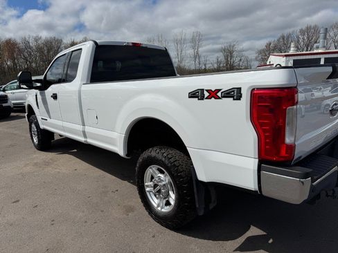 Used 2017 Ford F250 XLT AWD/4WD image 10