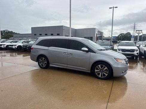 Used 2016 Honda Odyssey Touring Elite image 11