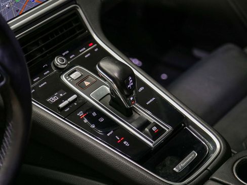Certified 2018 Porsche Panamera RWD image 25
