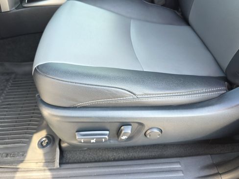 Used 2022 Toyota 4Runner SR5 Premium w/ Moonroof Package RWD image 27