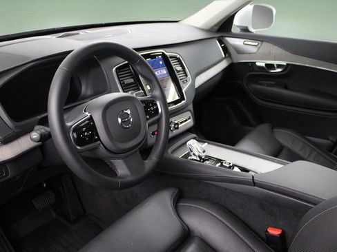 Certified 2025 Volvo XC90 T8 Ultra w/ Protection Package Premier image 26