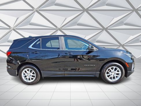 Used 2022 Chevrolet Equinox LT image 12