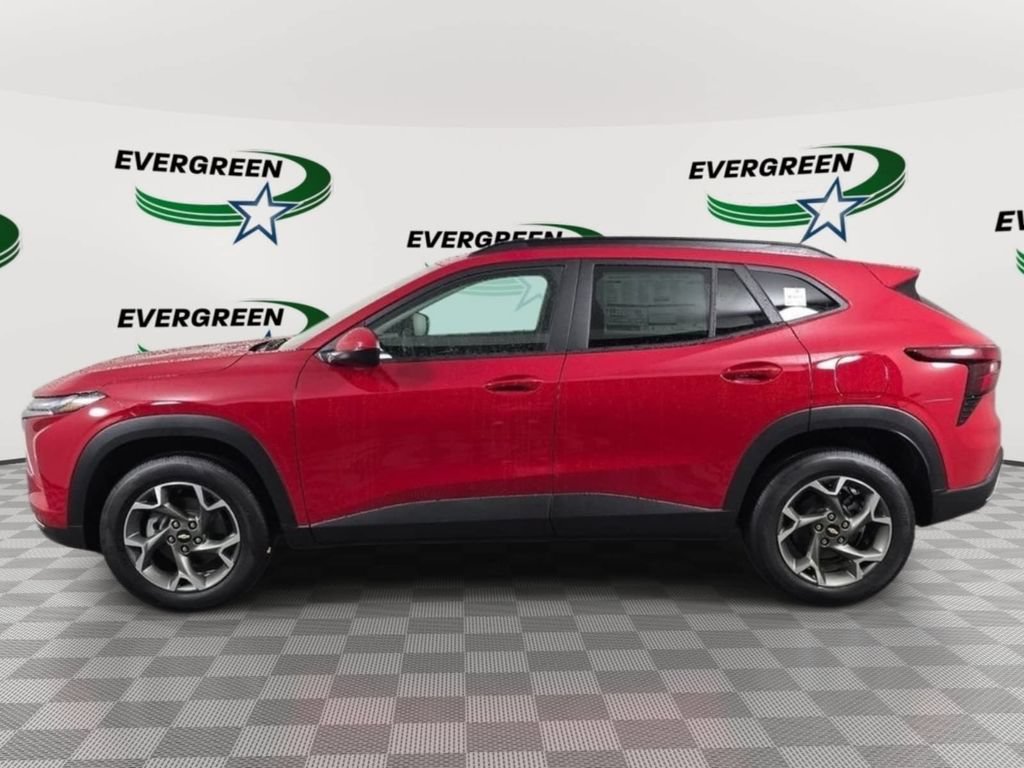 Used 2026 Chevrolet Trax LT w/ Driver Confidence Package FWD image 2
