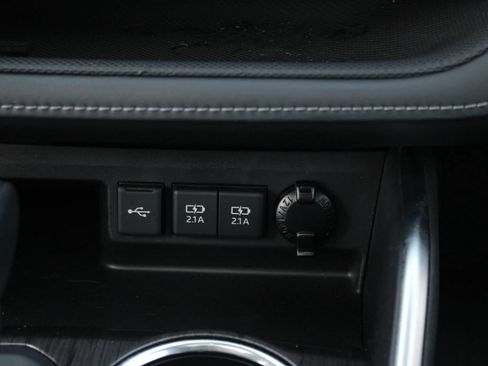 Used 2021 Toyota Highlander Limited image 15