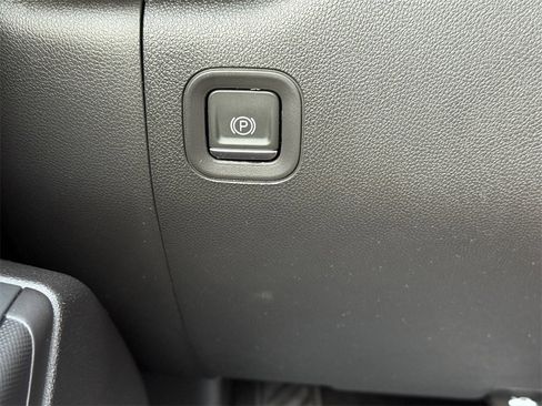 Used 2023 Chevrolet Silverado 1500 Custom Trail Boss image 25