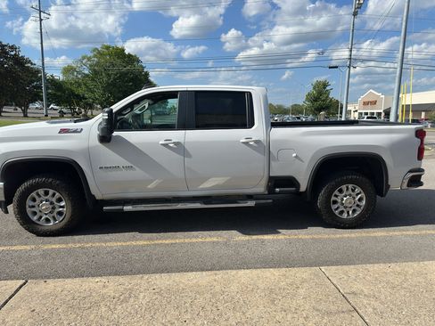 Used 2022 Chevrolet Silverado 2500 LT w/ Convenience Package AWD/4WD image 7