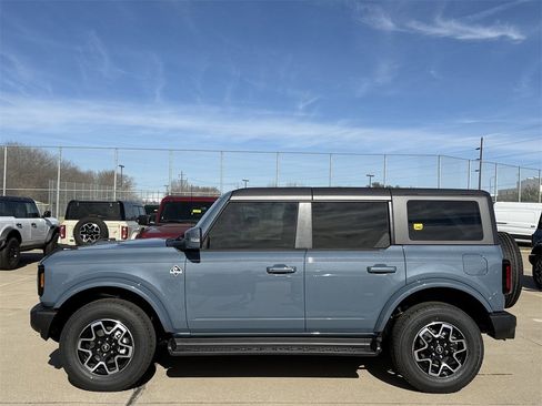 New 2025 Ford Bronco Outer Banks image 28