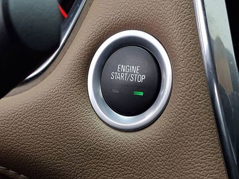 Used 2023 Chevrolet Traverse Premier image 25