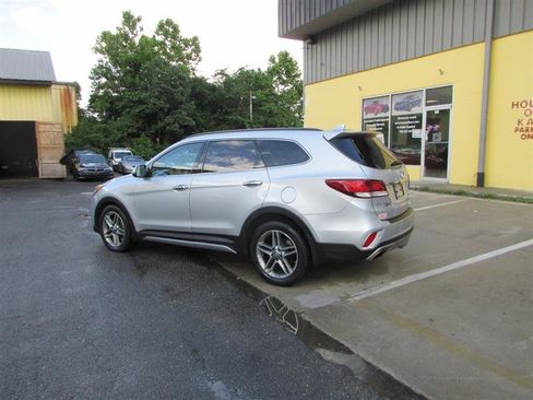 Used 2019 Hyundai Santa Fe XL image 3
