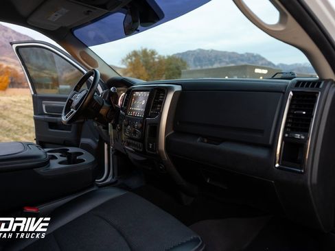 Used 2018 RAM 2500 Big Horn w/ Sport Appearance Group image 15