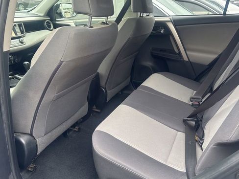 Used 2015 Toyota RAV4 XLE AWD/4WD image 4