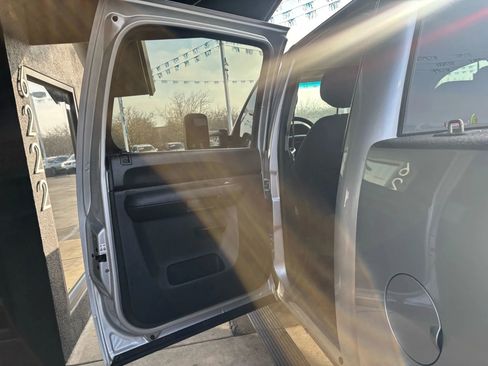 Used 2014 GMC Sierra 2500 SLE w/ SLE Preferred Package image 11