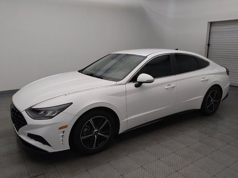 Used 2023 Hyundai Sonata SEL w/ Preferred Accessory Package image 2