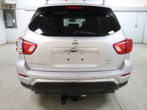 Used 2019 Nissan Pathfinder SL image 8