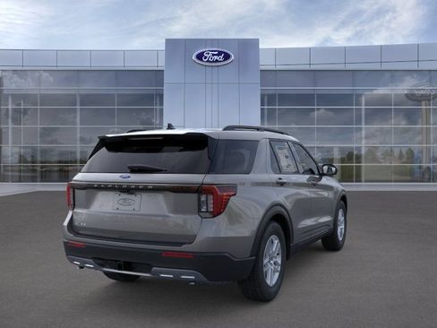 New 2026 Ford Explorer Active RWD image 8