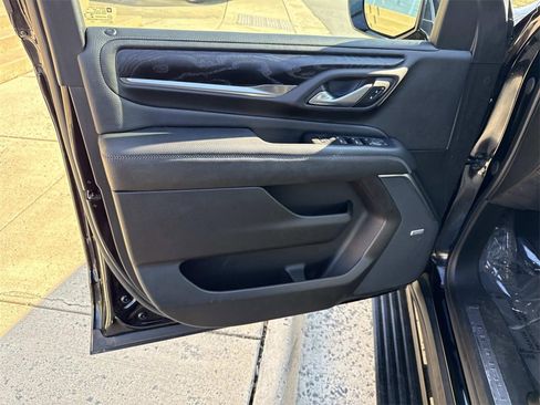 Used 2022 GMC Yukon XL Denali image 15