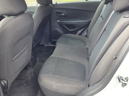 Used 2018 Chevrolet Trax LS FWD image 4