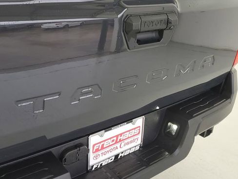 Used 2025 Toyota Tacoma SR image 9